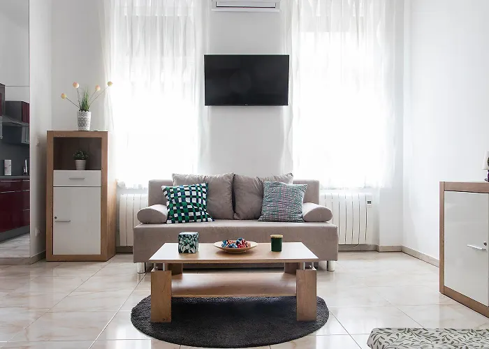 Jokai Apartment